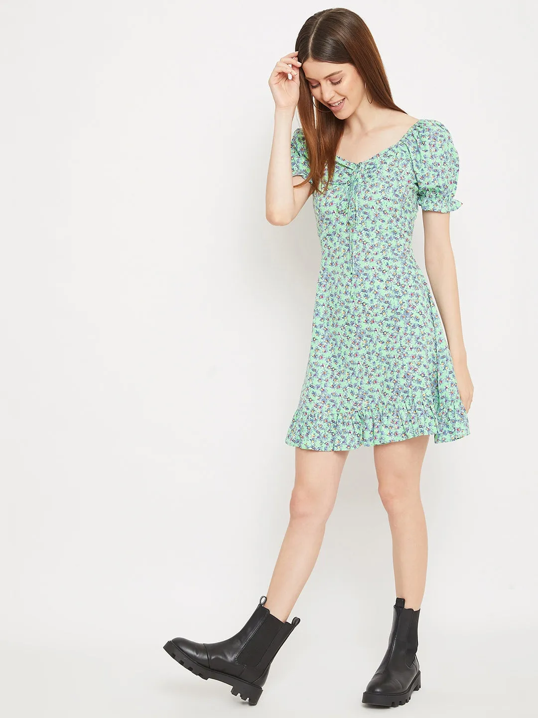 Berrylush Women Green Floral Printed Square Neck Mini Dress